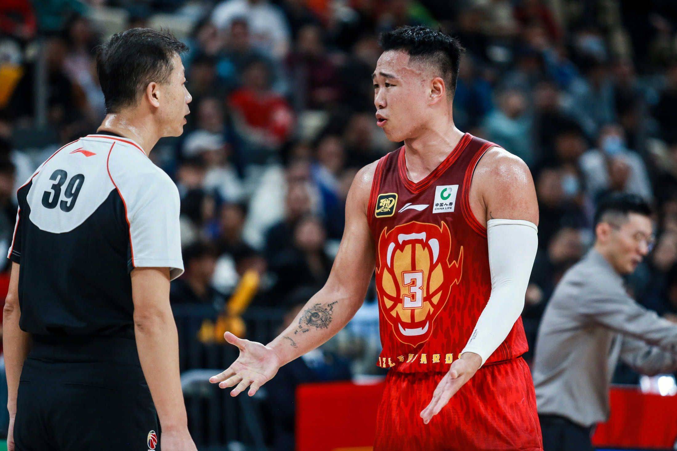 包含重磅！风云突变深圳男篮清晨止住颓势浙江稠州围绕意大利杯战术微调，今晨亚特兰大官宣签约的词条