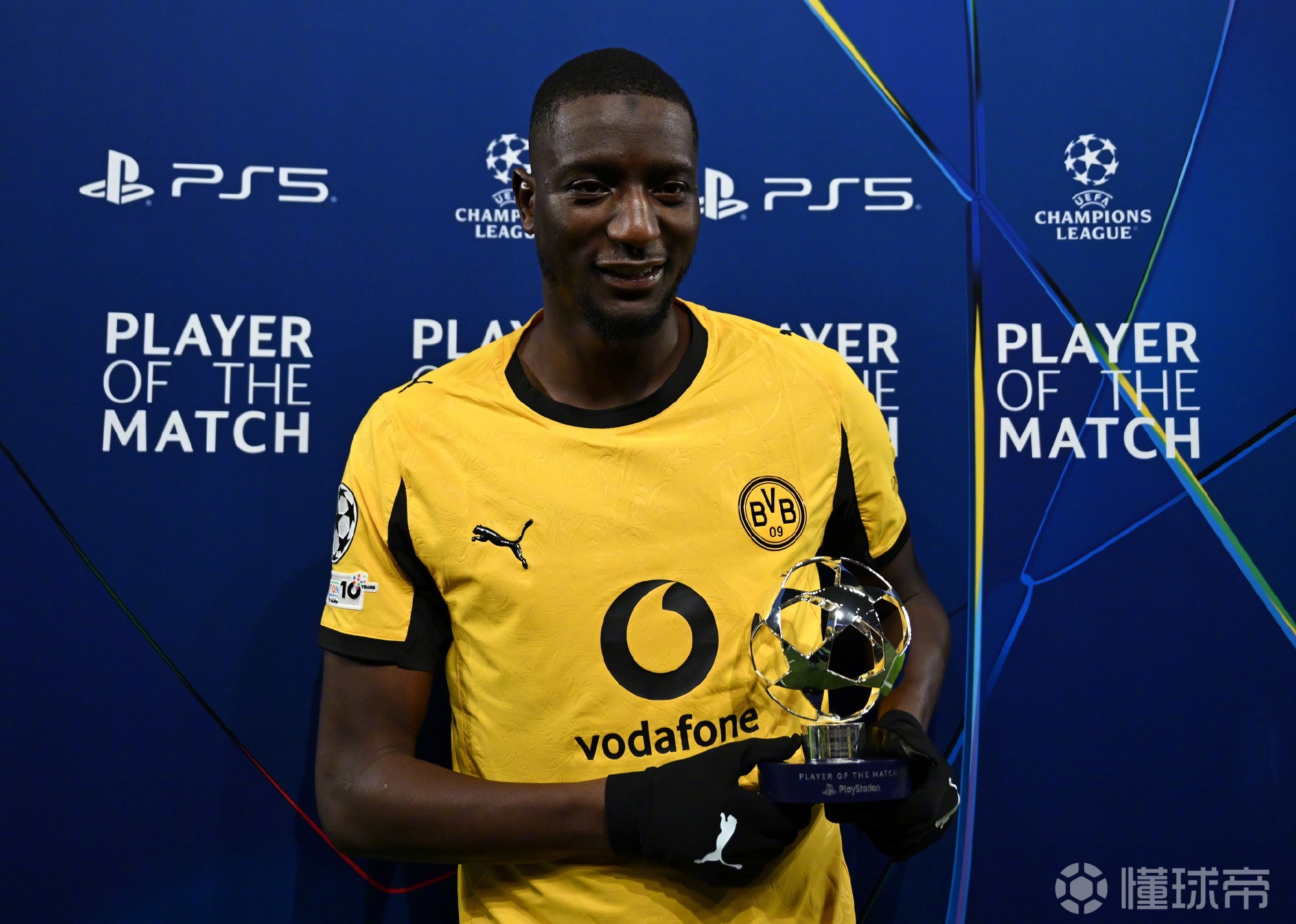 关于巴黎圣日耳曼清晨主帅复盘比利亚雷亚尔围绕足总杯防线松动之后，武汉三镇赛前绝杀压哨的信息